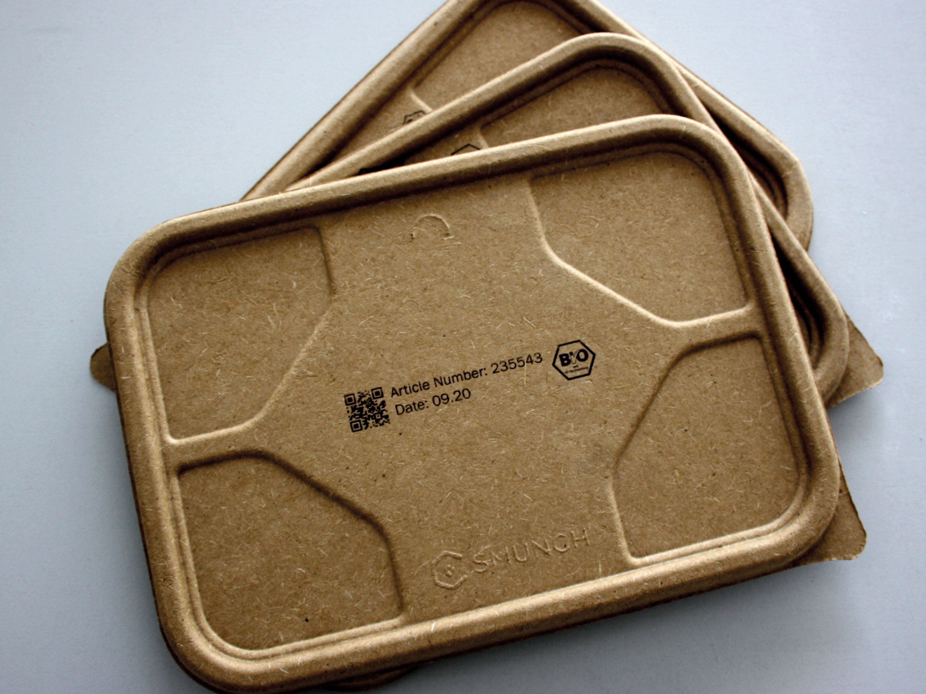 QR loteado y logo en envase de carton_class_coding_cardboard_box