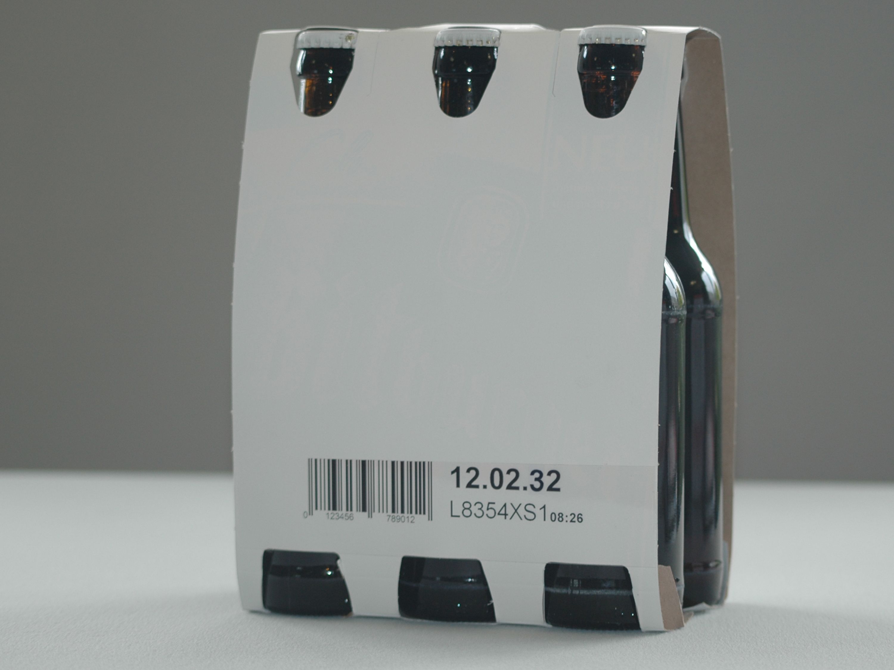 codigo de barras y fecha en envases de carton cervezas_coding_on_cardboard_packaging_beverage